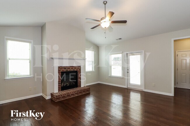 286 S Village Square, Canton, GA 30115 - photo 3