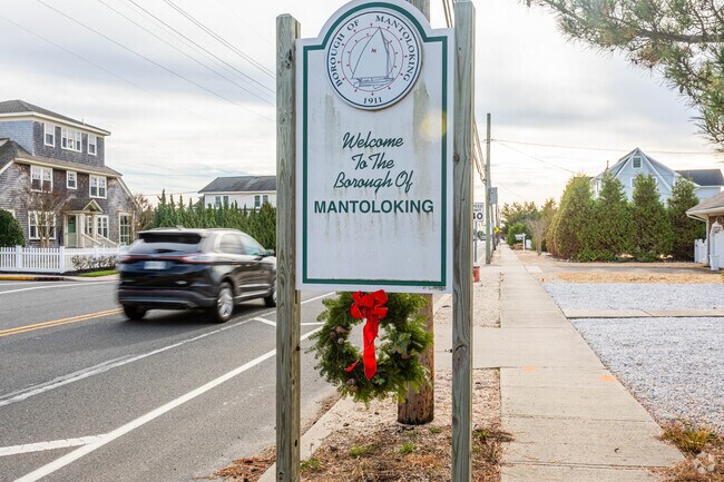 The welcome sign greets all visitors and residents alike in Mantoloking, NJ.