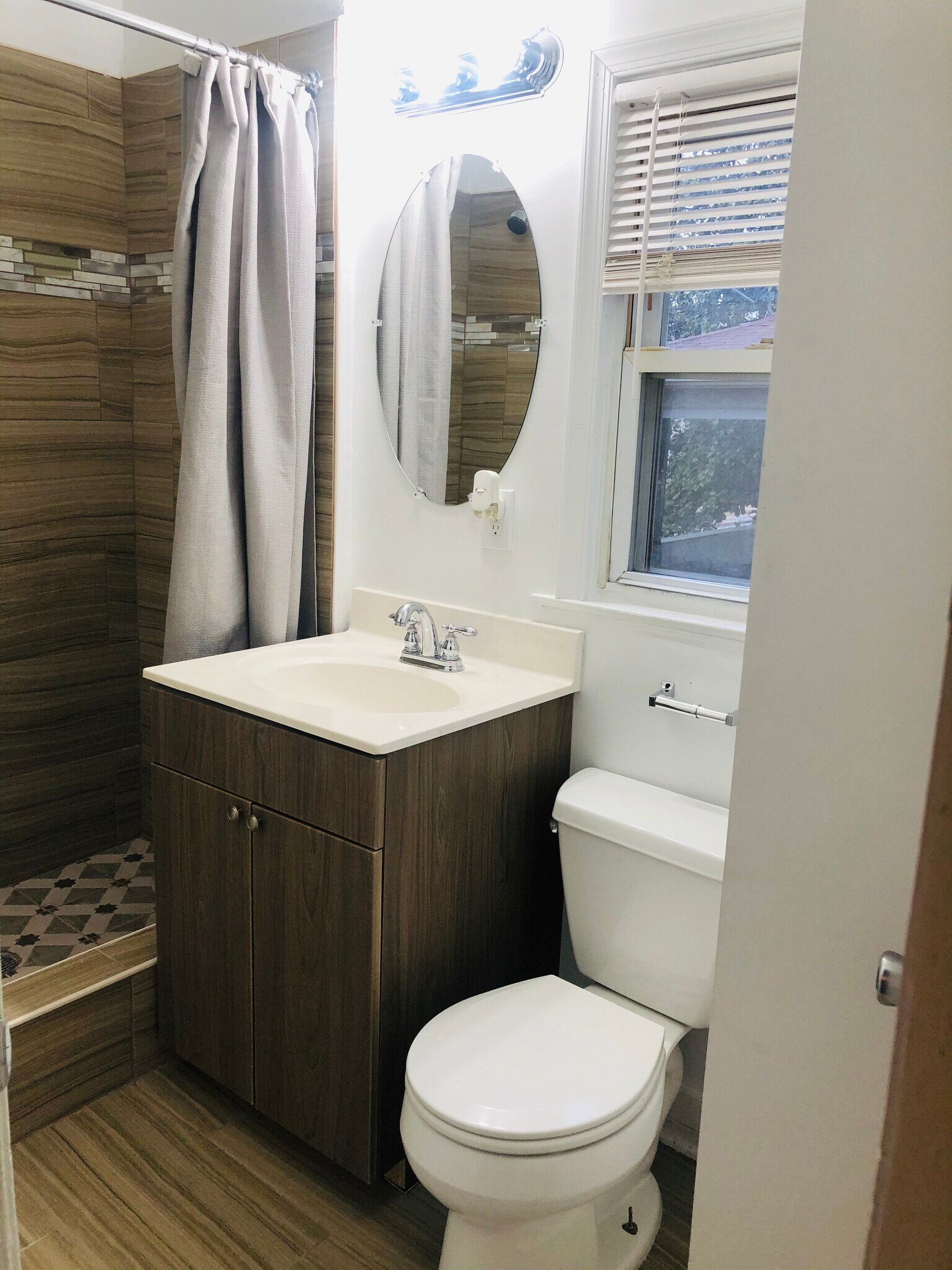 2922 E Cold Spring Ln unit Rooms for rent, Baltimore, MD 21214 - photo 1