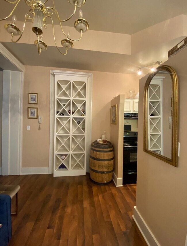 124 E Oak St Unit 4, Louisville, KY 40203