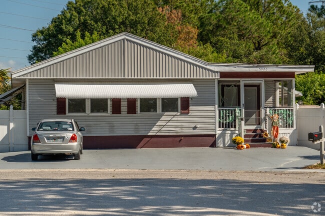 Some homes have porches in South Highpoint.