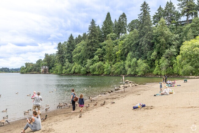 George Rogers Park is a Public Park in Lake Oswego.