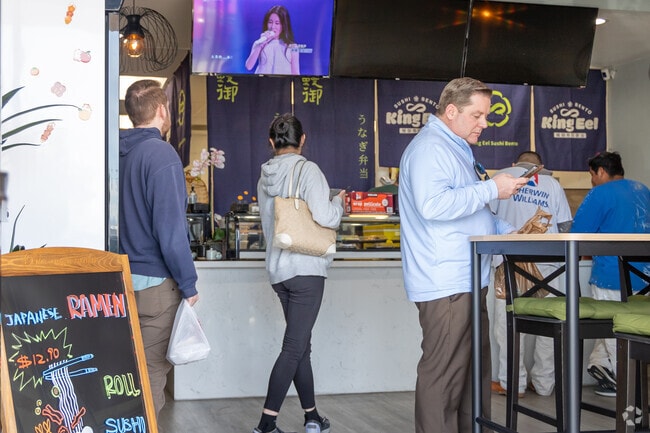 King Eel Sushi Bento in Delhi offers fine dining with fresh sushi and affordable prices.