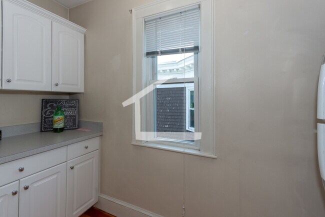 216 Arlington St unit 2, Watertown Town, MA 02472 - photo 3