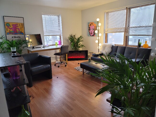 3411 S Howell Ave unit 3411 s howell, Milwaukee, WI 53207 - photo 4