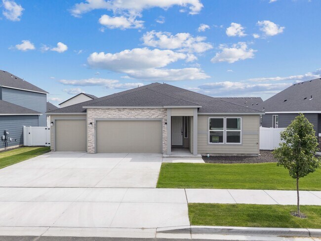 4745 W Thrush St, Moses Lake, WA 98837 - photo 4