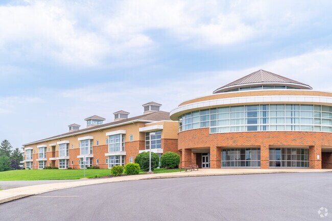 Daniel Boone Middle Schools receives an overall B grade from niche.com.