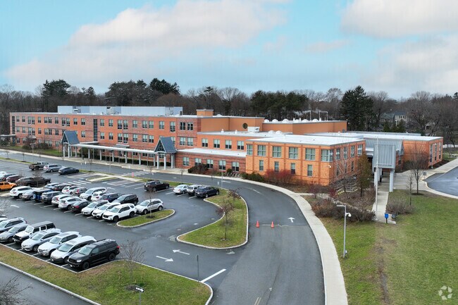 Francis T. Bresnahan Elementary School is a public school serving Pre-K to 3rd grade.