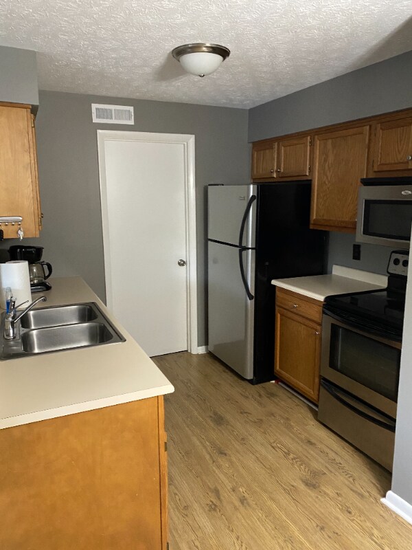 539 Aspen Glen Dr unit 427, Cincinnati, OH 45244 - photo 4