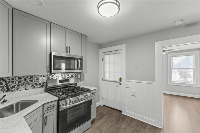 88-94 Lafountain St unit 90 Lafountain St, Burlington, VT 05401 - photo 6