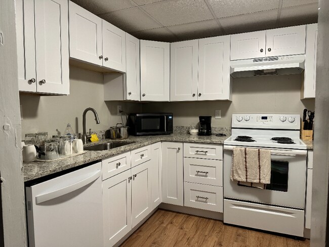 34 Brook St unit 3N, Manchester, NH 03104 - photo 2