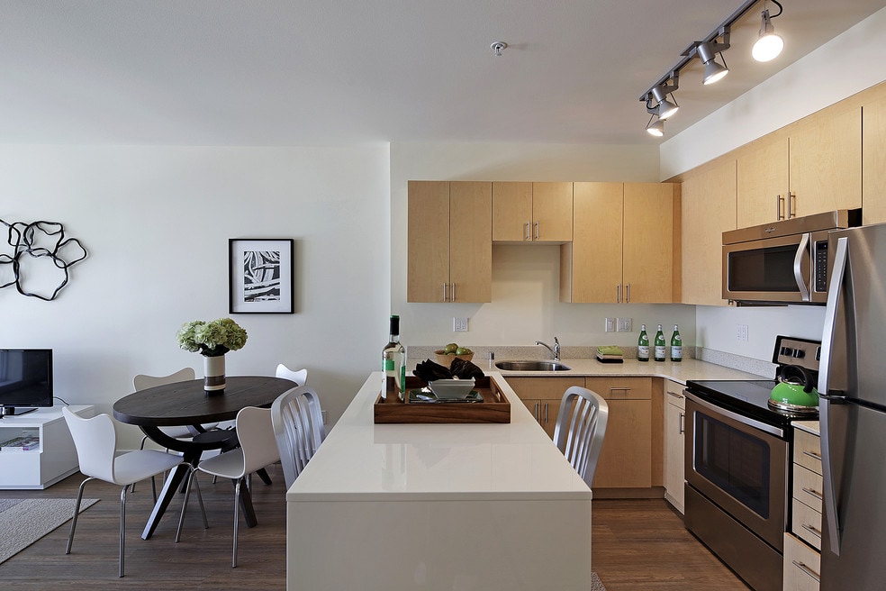 Aero Apartments, Everett, WA 98201 - photo 1