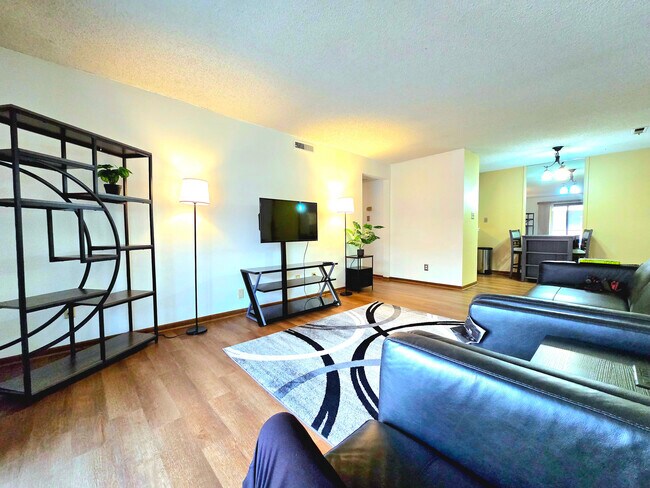 3034 SW Lydia Ave unit 211, Topeka, KS 66614 - photo 4