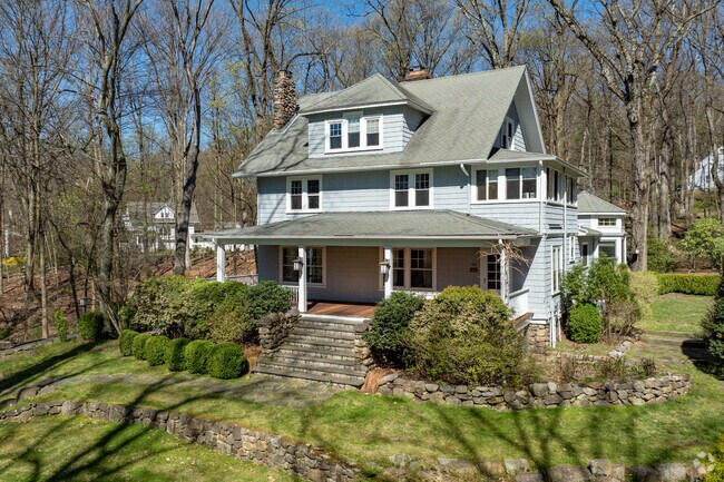 Architecture in Mountain Lakes is eclectic and rarely defined by one particular style.