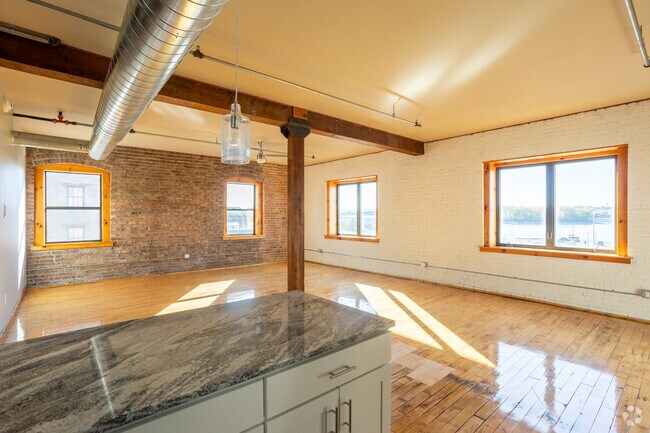 Bucktown Lofts, Davenport, IA 52801 - photo 4