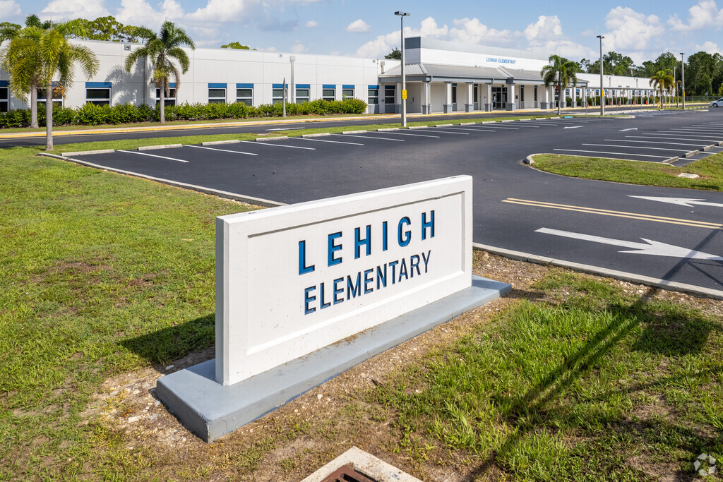 Lehigh Acres Middle School is located in Lehigh Acres, FL.