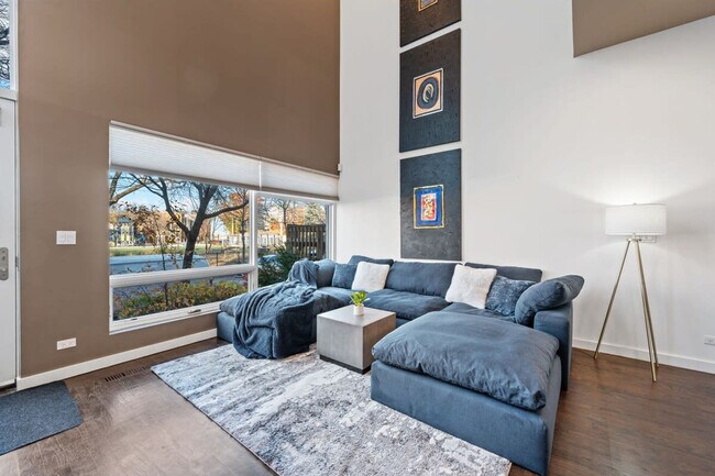 2223 W Race Ave unit ID1244916P, Chicago, IL 60612 - photo 3