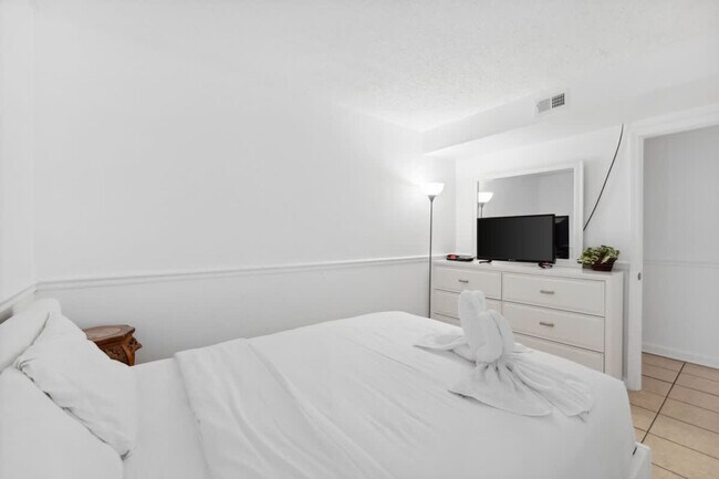 8815 Thomas Dr unit FL6-ID1355037P, Panama City Beach, FL 32408 - photo 7