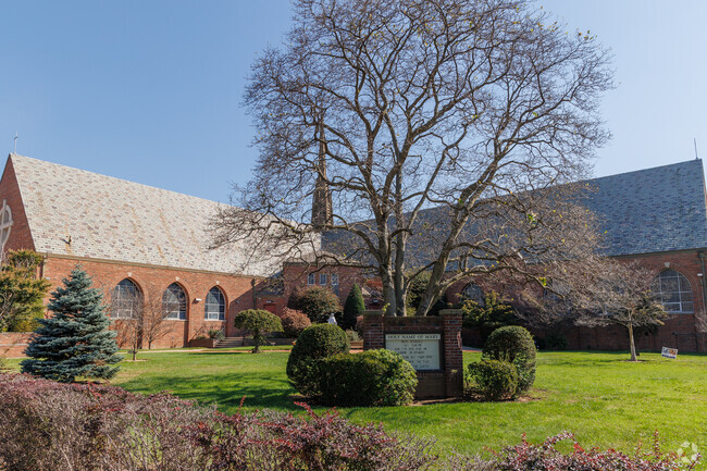 Holy Name Of Mary School has an overall Niche Grade of 