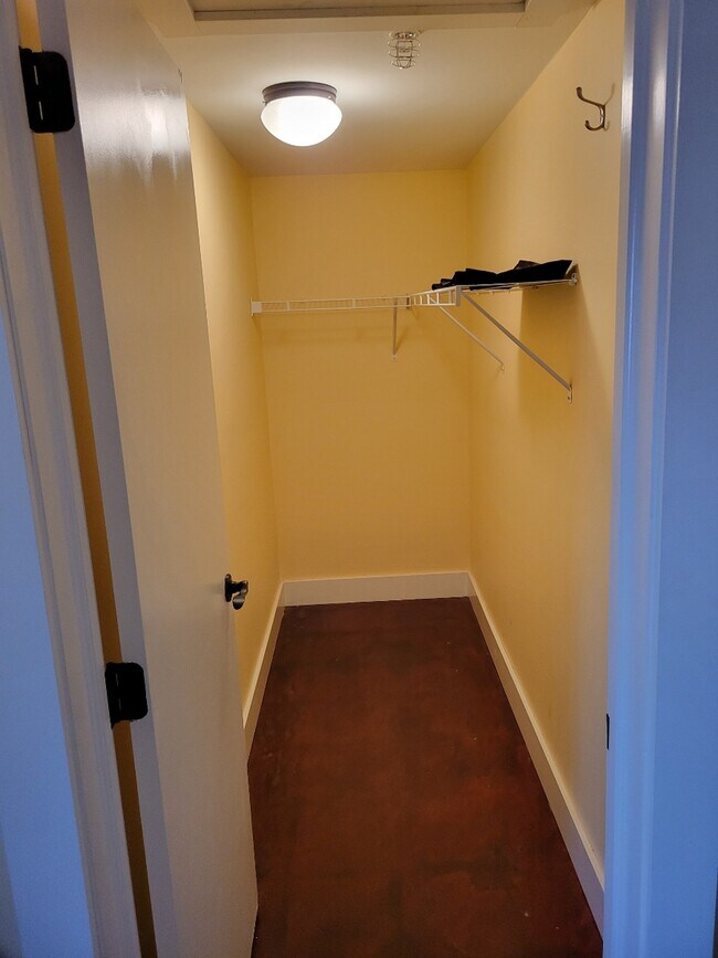 120 N Indian Aly unit 200, Winchester, VA 22601 - photo 3