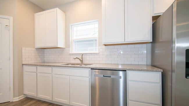 177 Holly Ln unit 38793784, Cumberland, IN 46140 - photo 5