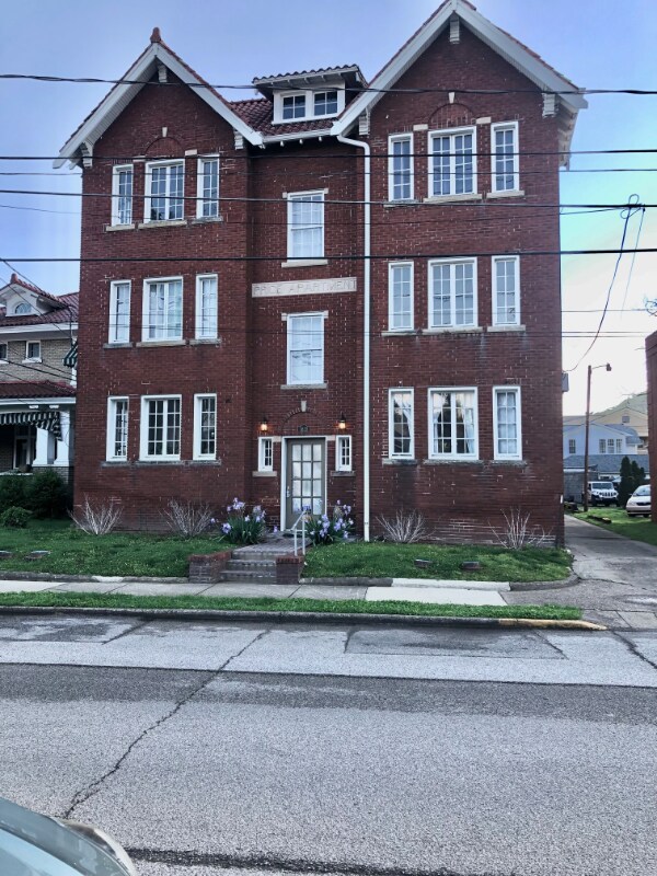 1632 Virginia St E Unit 6, Charleston, WV 25311