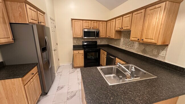 555 Goldon Trophy Trail unit Magnolia Run, Lexington, KY 40514 - photo 4