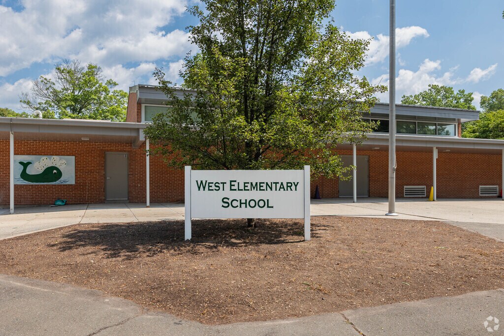 This is the front of West Elementary School in New Canaan.