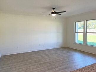 103 Nandina Dr, Scott, LA 70583
