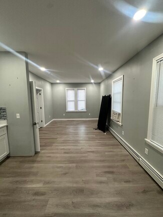 406 Cahill St Unit 1, Providence, RI 02905