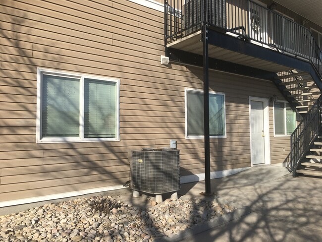 810 E Laramie St unit 7, Gillette, WY 82716 - photo 2