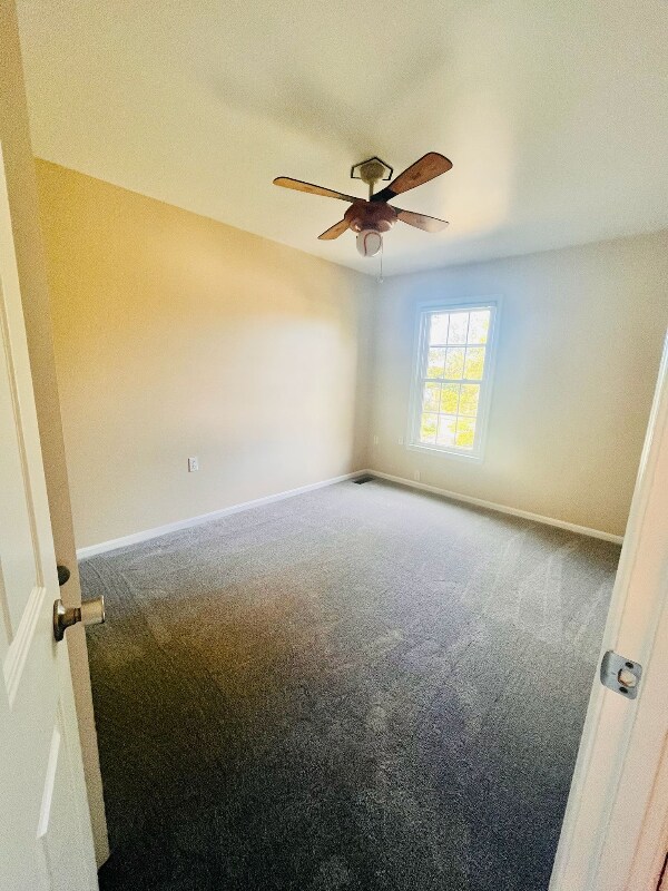 12036 Stallion Ct, Woodbridge, VA 22192 - photo 5