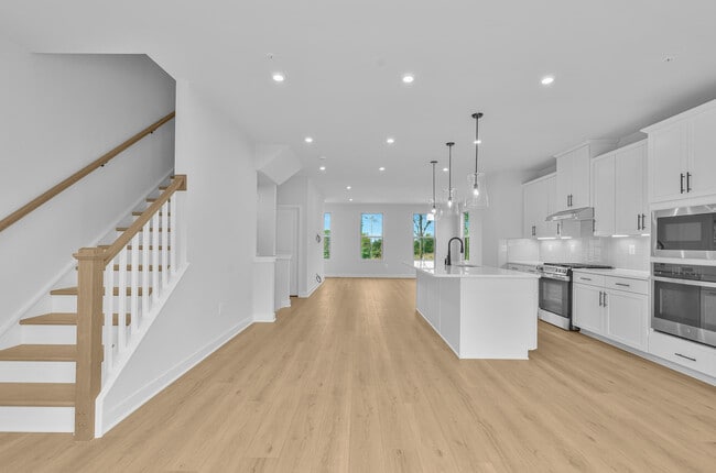 9231 Klamath Ct, Frederick, MD 21701 - photo 4