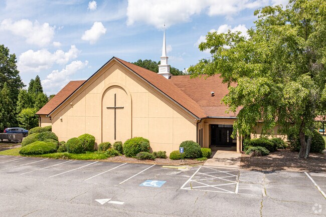 North River Baptist Church's Sunday worship service is at 11:00 am near Wexford.