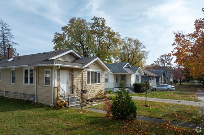 Cottages are a common sight in Marquette Highlands.
