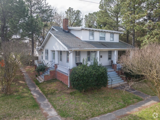 Small cottage-style home in Port Norfolk is perfect for a young family.