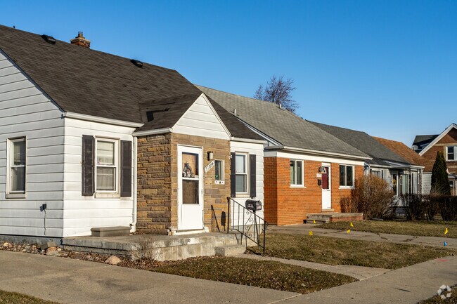 Cottage style homes are more prevalent near 9 mile road in Southeast Warren.