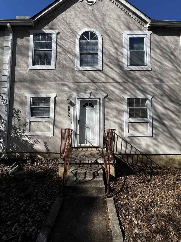 6635 Meadow Green Cir, Norcross, GA 30092