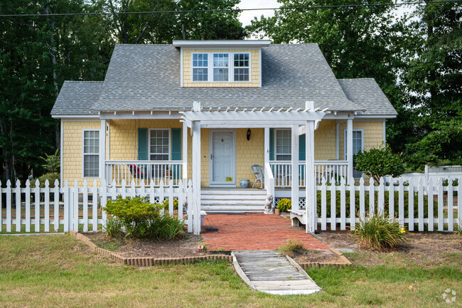 Masonboro is a short drive to downtown Wilmington.