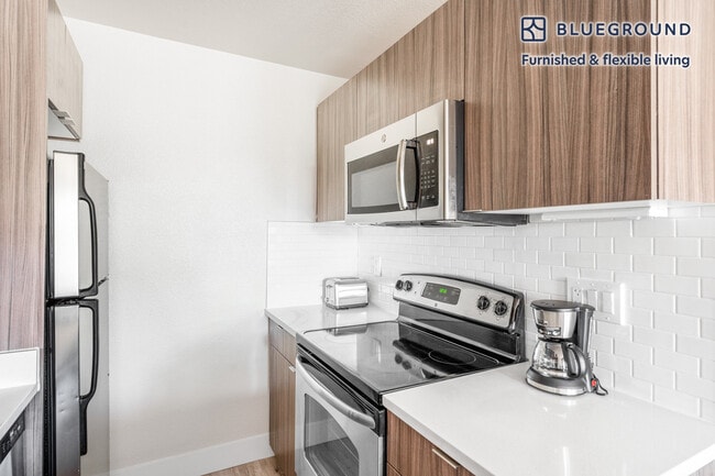 745 S Bernardo Ave unit FL3-ID842, Sunnyvale, CA 94087 - photo 6