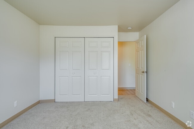 Springdale Apts, Waukesha, WI 53186 - photo 5