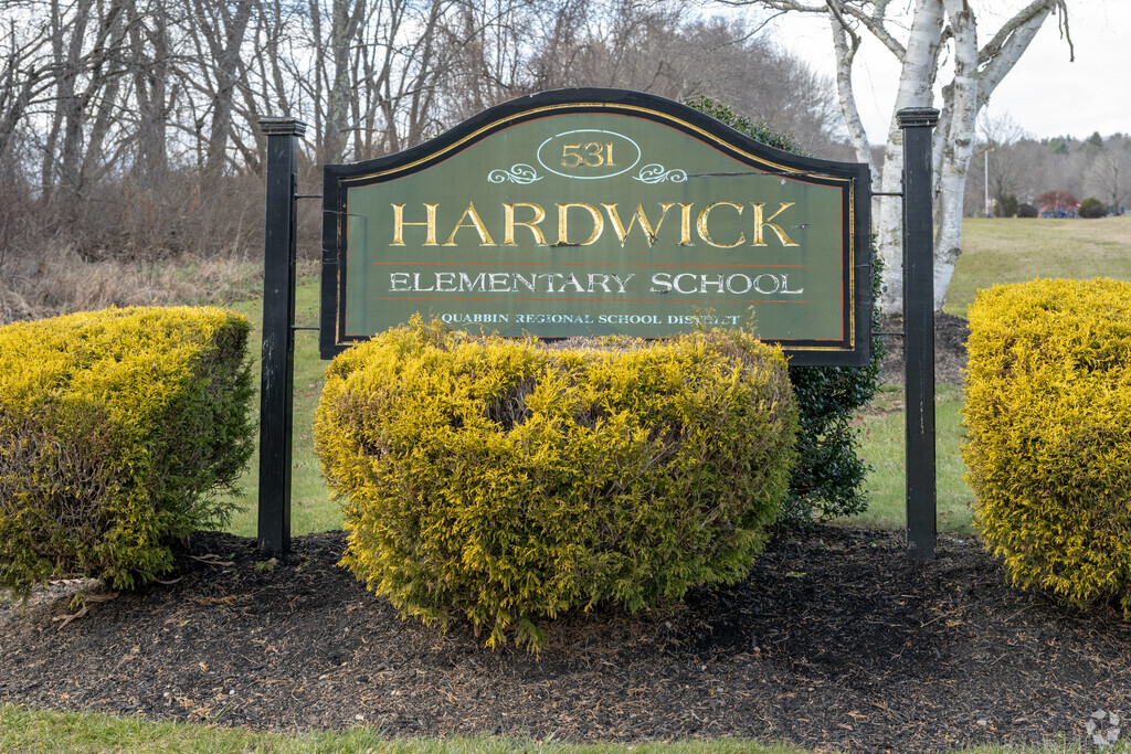 The sign in front of Hardwick Elementary School in Hardwick, MA.