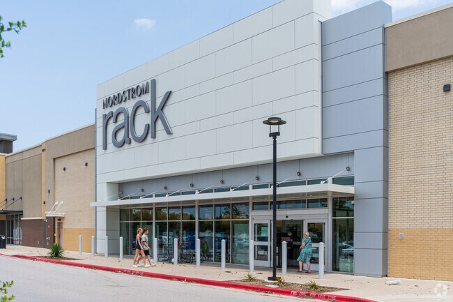 Cedar Park boasts a variety of shopping and dining options.