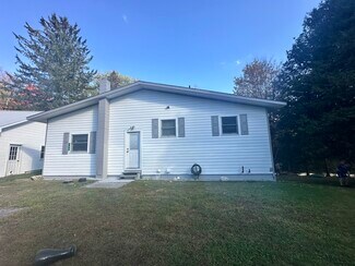 142 Bunker Hill Cir, Plainfield, VT 05667