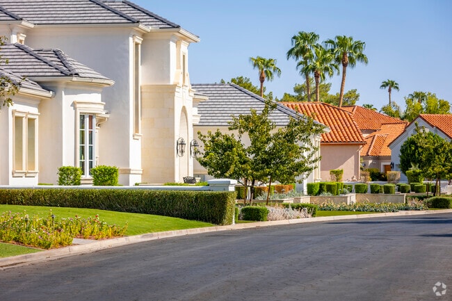 Val Vista’s gated communities offer a perfect blend of luxury and privacy in every home.
