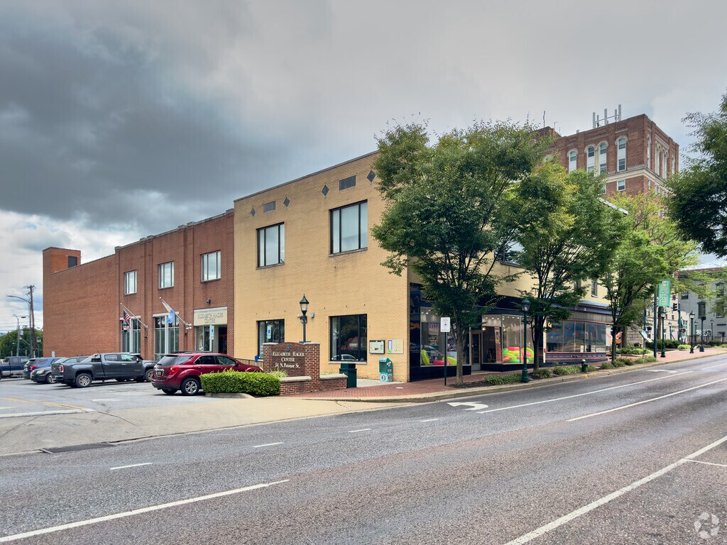 The Washington County Job Development Center assists students with vocational studies.