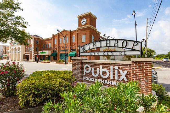 Winthrop Town Centre is in the heart of Bloomingdale Hills.