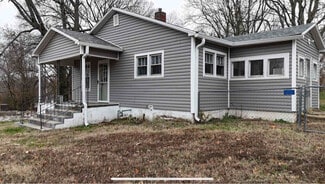 1404 High St, Cassville, MO 65625