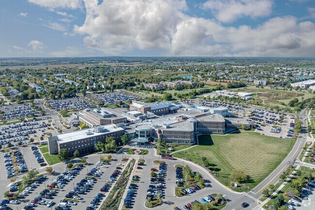 Northwestern Medicine Delnor Hospital is just 7 miles away from Fox River Heights.