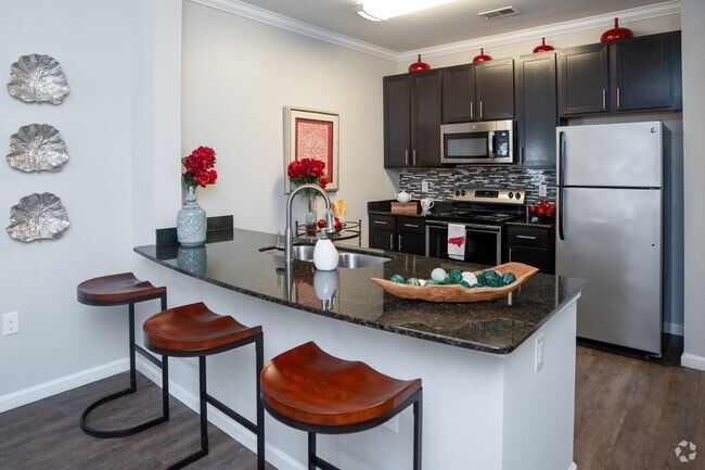 Bacarra, Raleigh, NC 27606 - photo 2